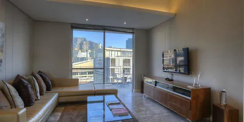 ***  515 Harbour Bridge Otel Cape Town Güney Afrika